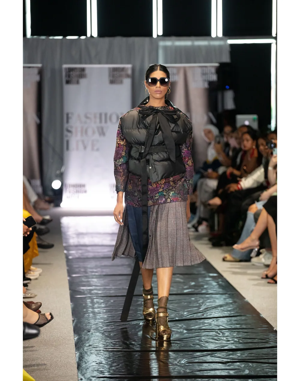 Runway photo 3